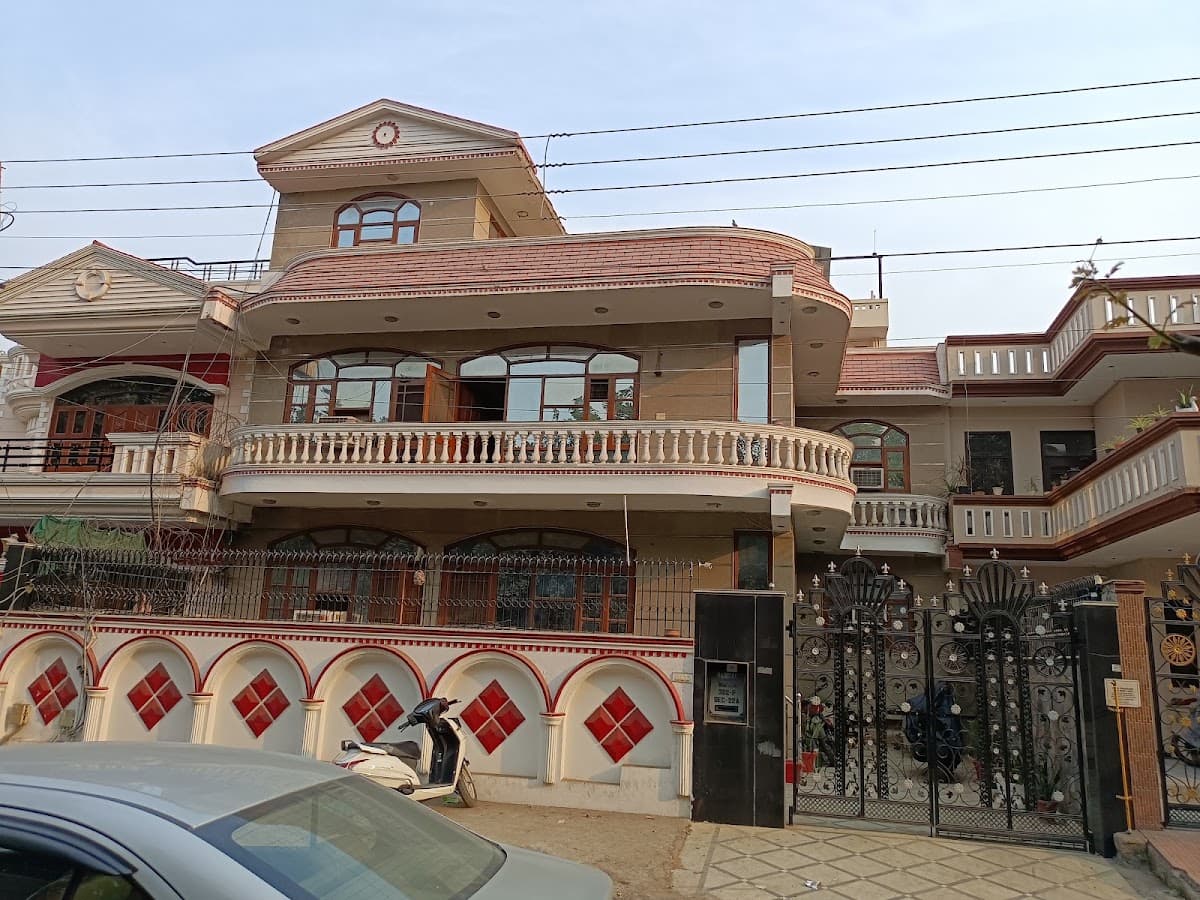 Bhowmi pg