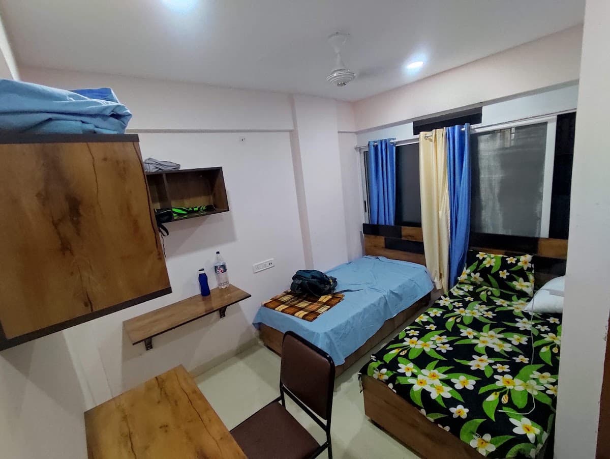 Advik Hostel