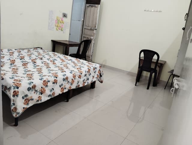 Yashvi Girls Hostel