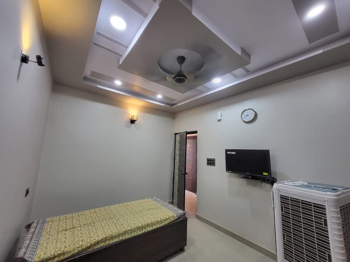 TIRTH YATRI PG