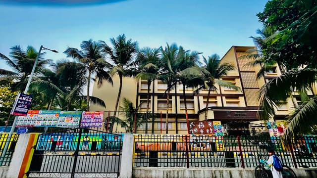 Sarva Vidya Bhavan Paying Guest