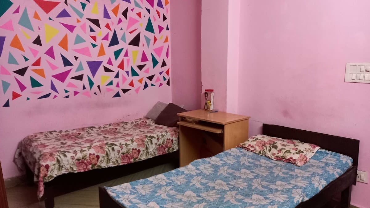Gayatri Girls PG
