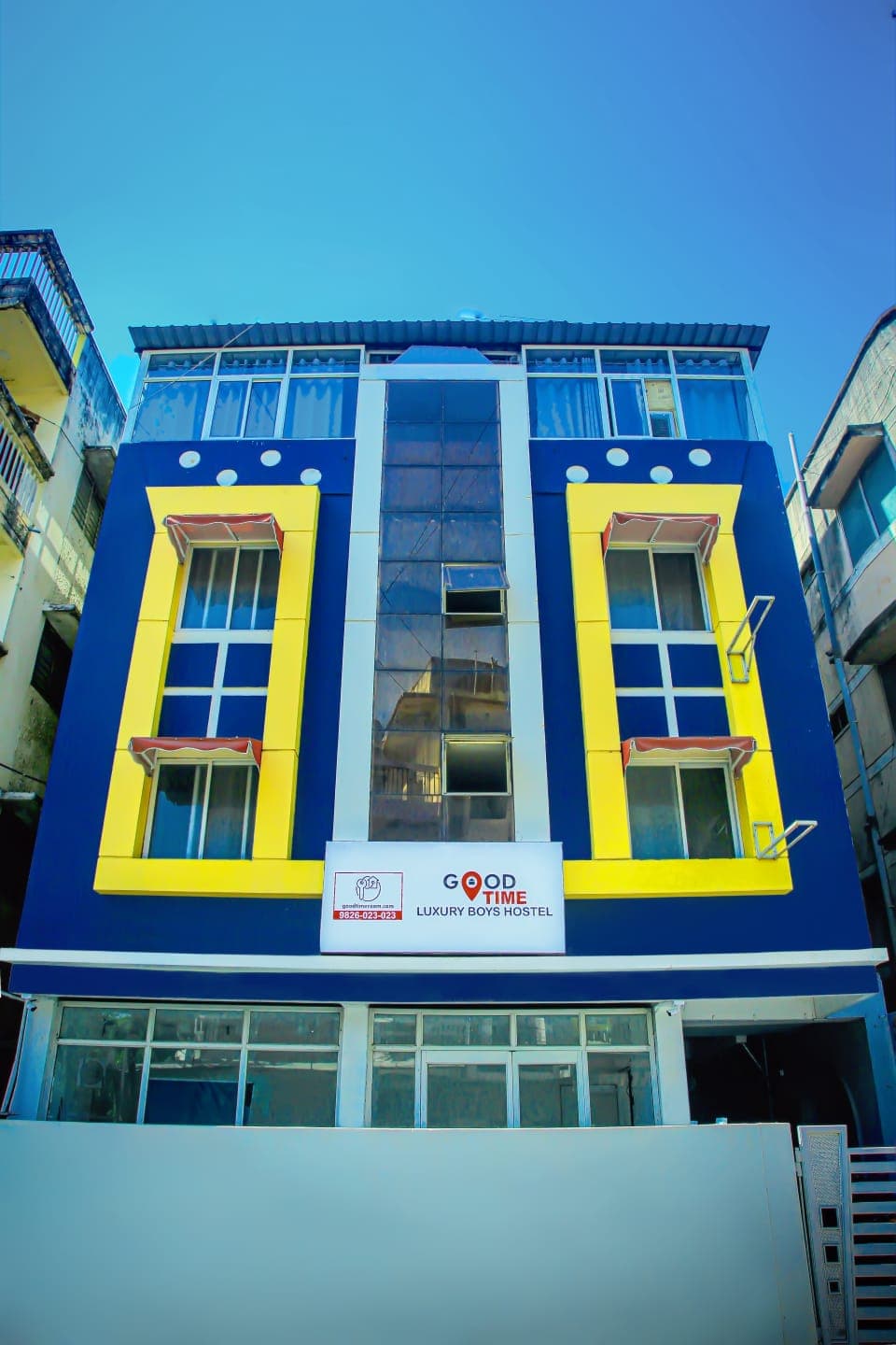 Good Room - Boys Luxury Hostel