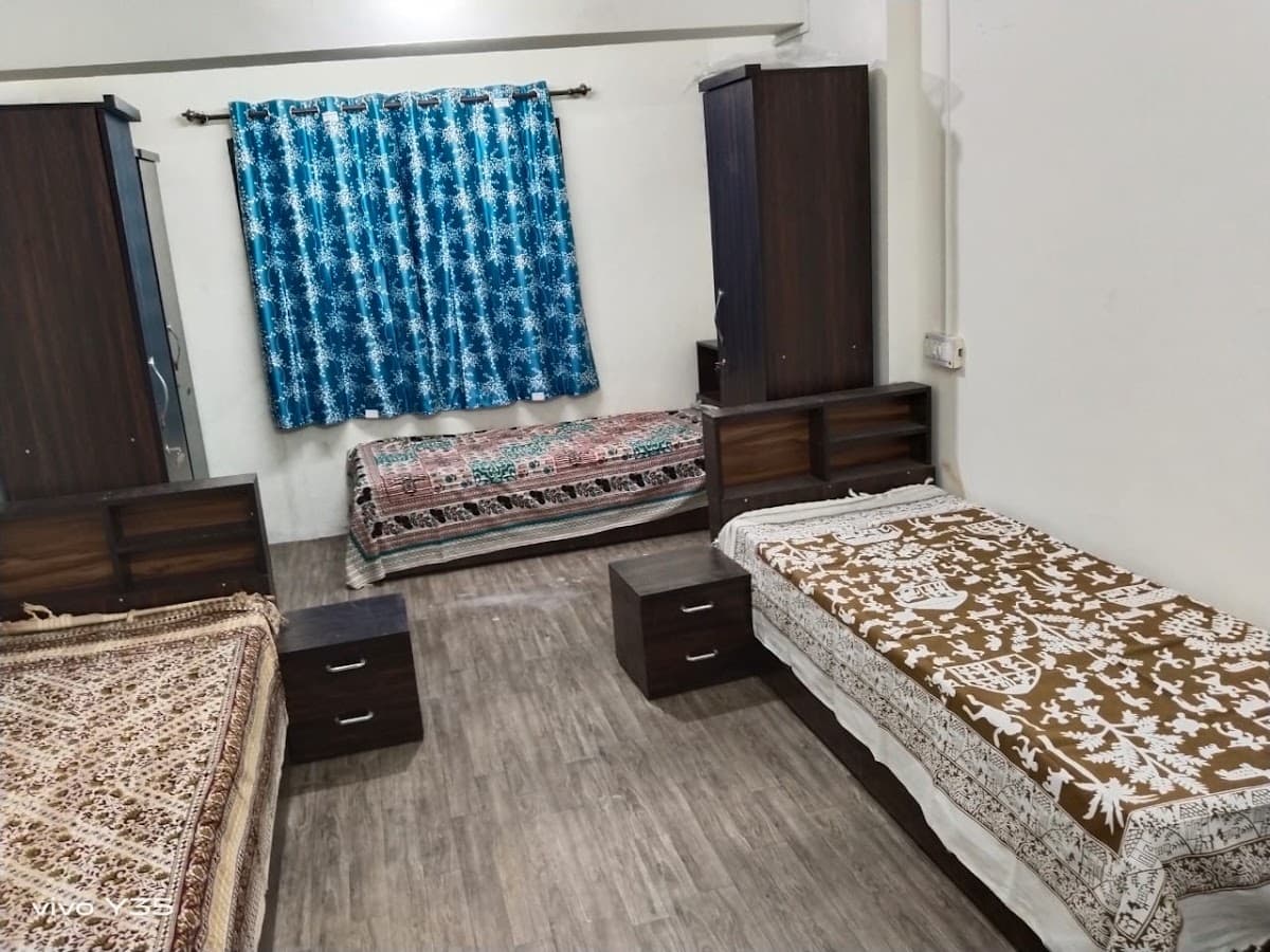 Shri Sai Girls Hostel