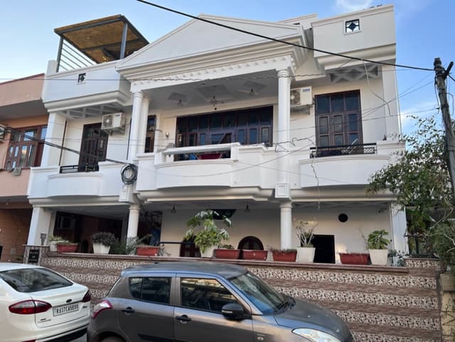 Mannat house girls pg