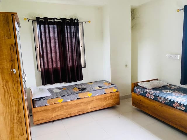 Royal iNN Luxury PG