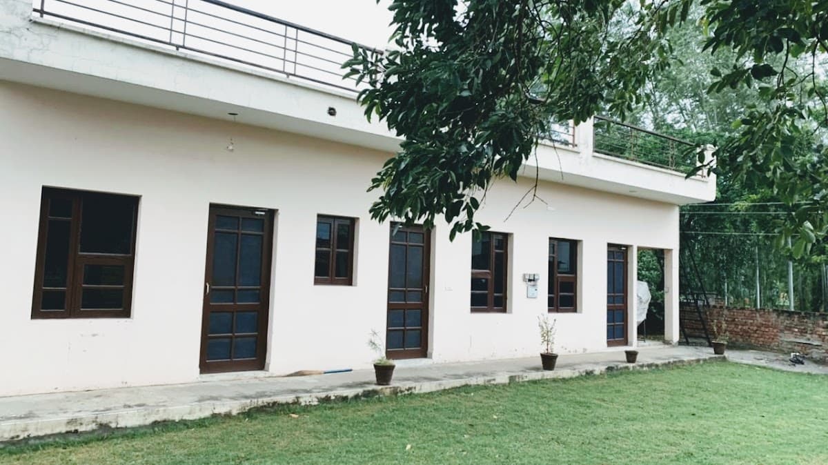 HS DHANESAR PG