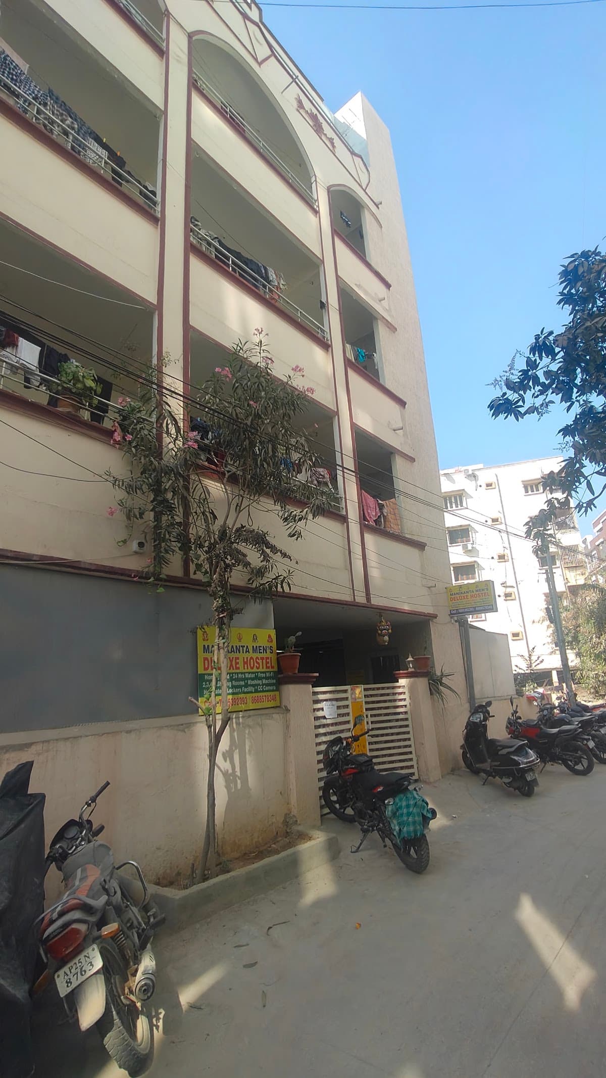 Manikanta Deluxe Men's hostel