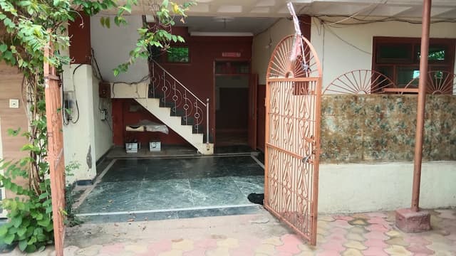 Banke Bihari PG Boys Hostel