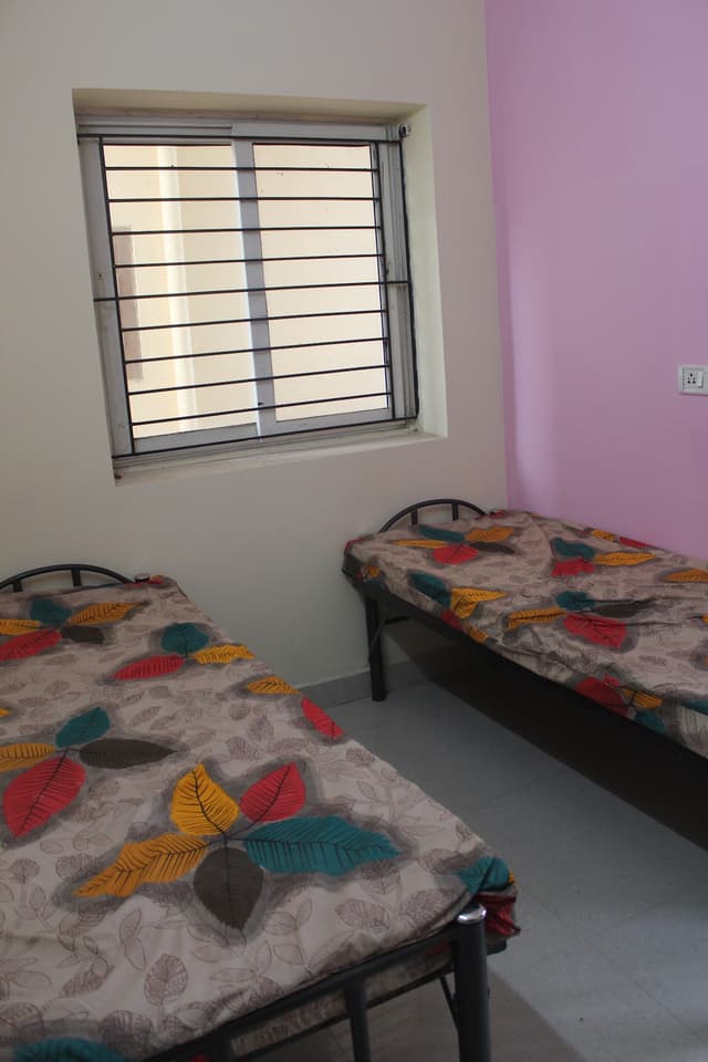 VISHNU PRIYA MEN'S hostel