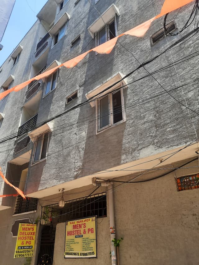 Sri Balaji Mens Deluxe Hostel & pg