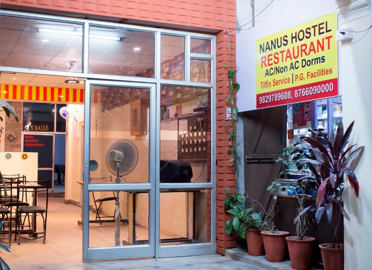 nanus hostel