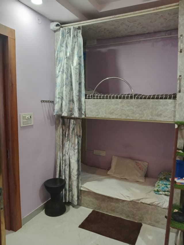 Mom Amarkala Pg