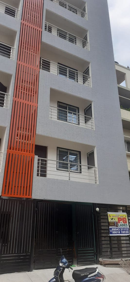 ROYAL INN LUXURY STAYS PG