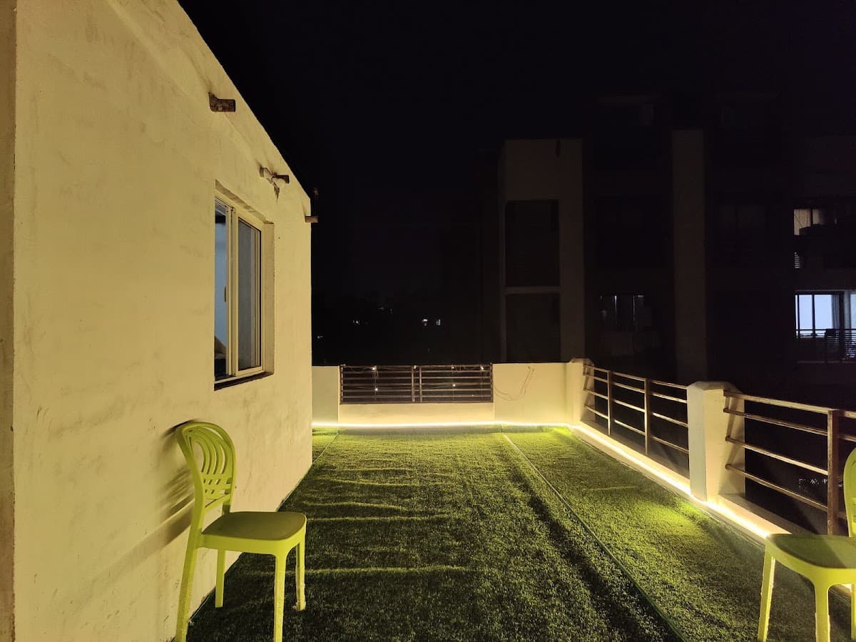 Mahadev Girl's PG/Hostels