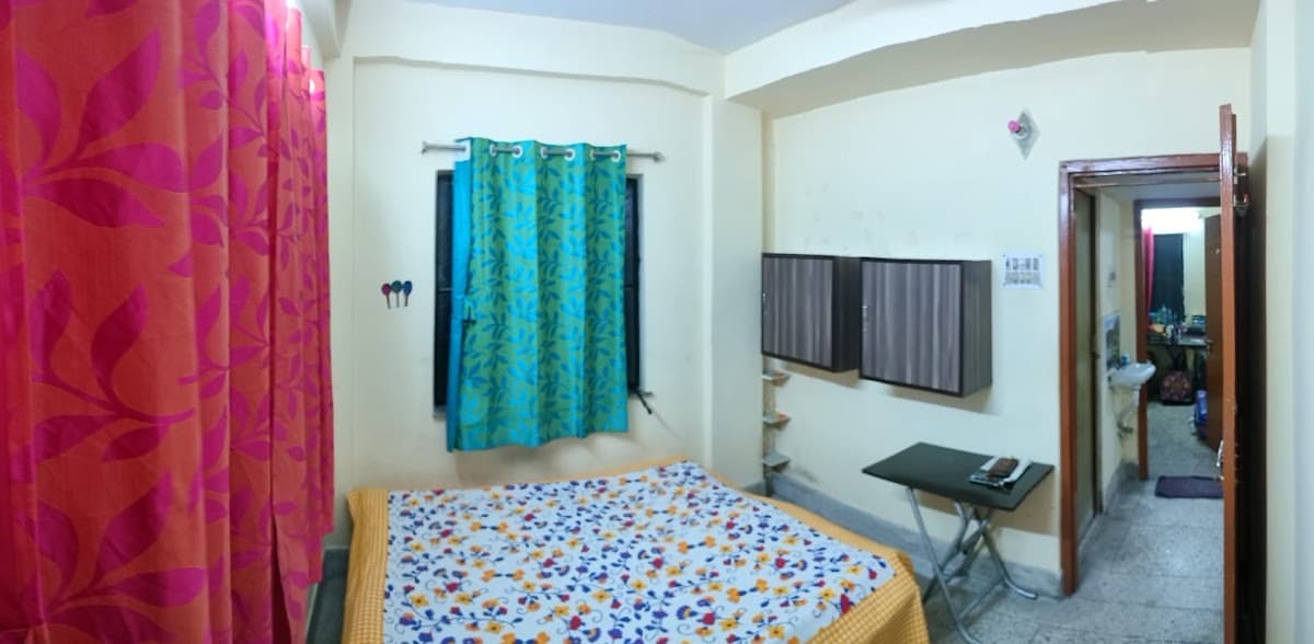 MIRA LADIES PG IN JADAVPUR