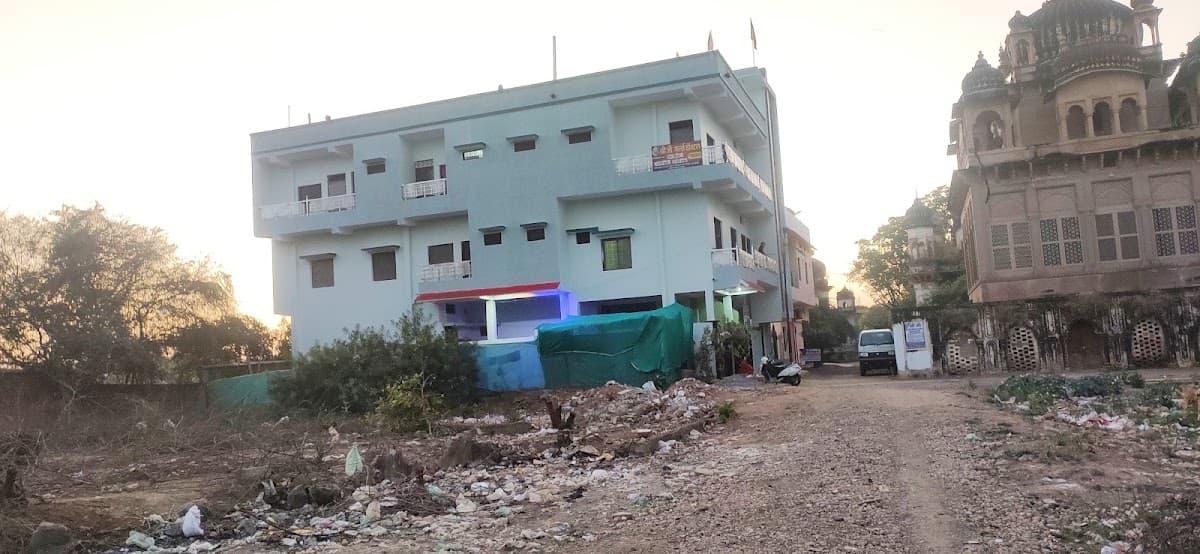 Shri Ji Girls Hostel