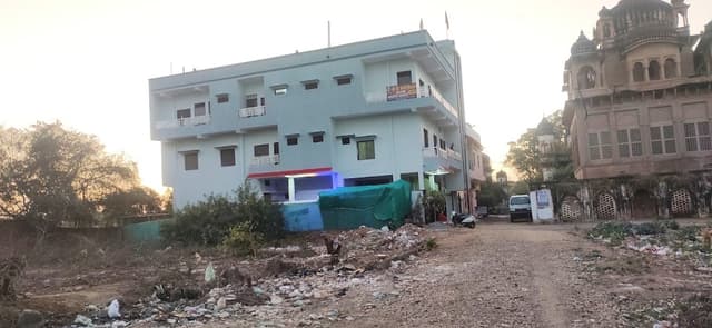 Shri Ji Girls Hostel