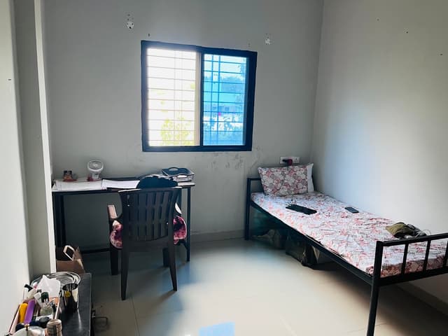Giriraj Boys Hostel