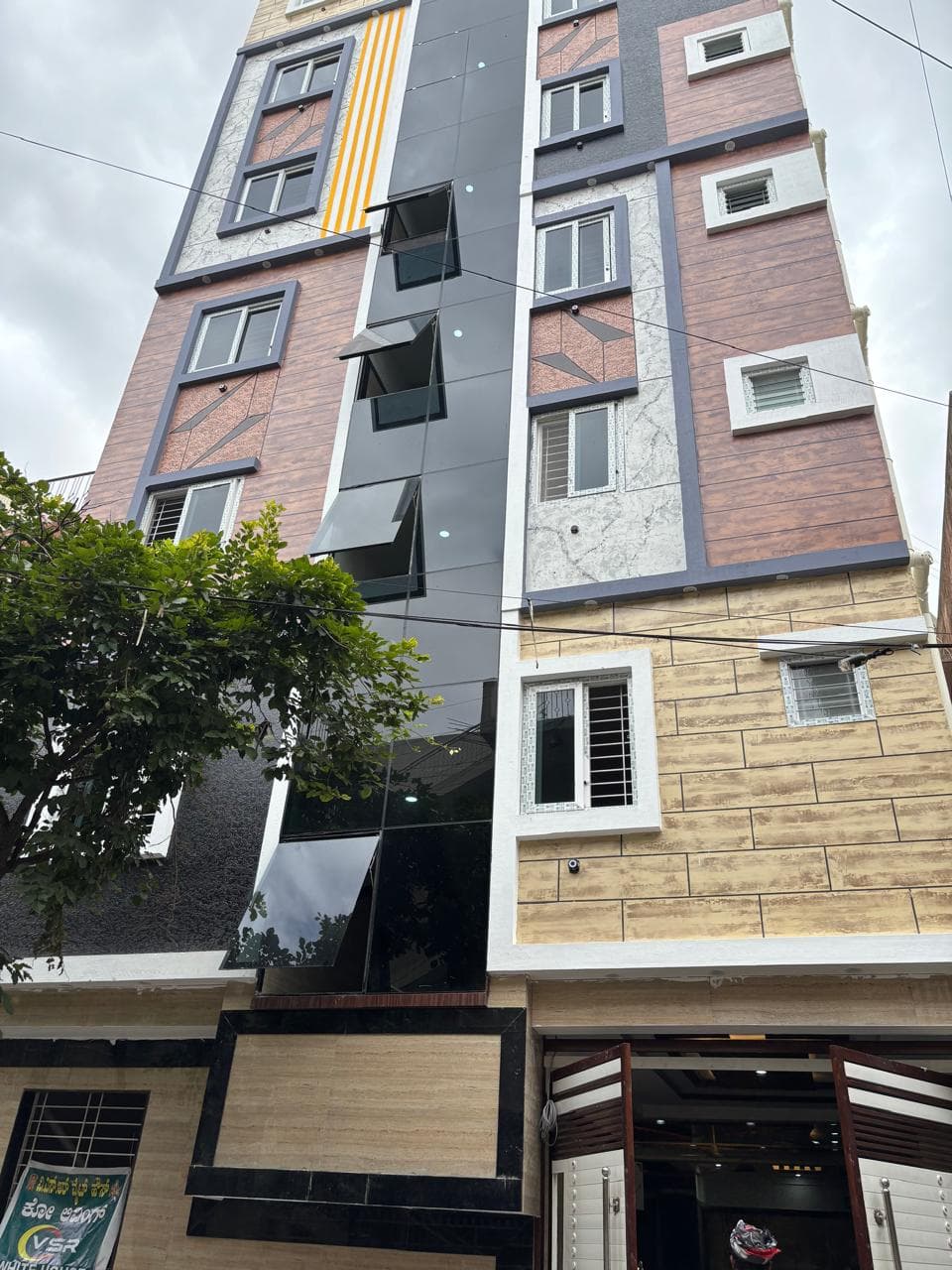 VSR White House CO-Living PG