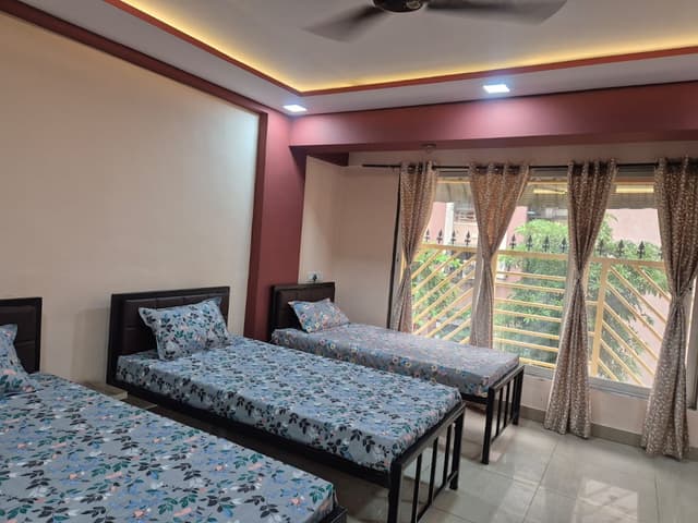 Ghar Apna P g service