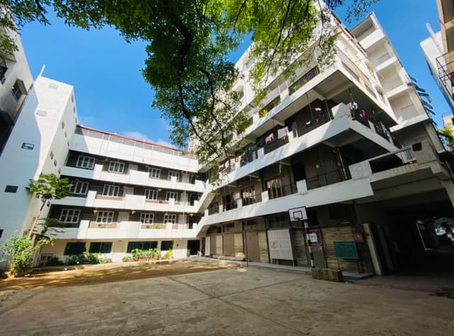 USHA LUXURIOUS CO-LIVING ACCOMODATION FOR WOMEN (LADIES PG)