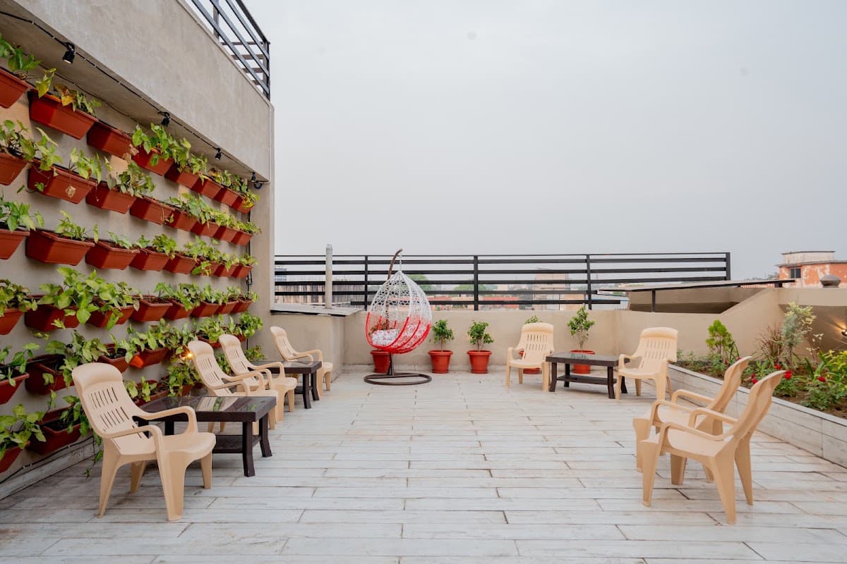 SATYAM GIRLS HOSTEL