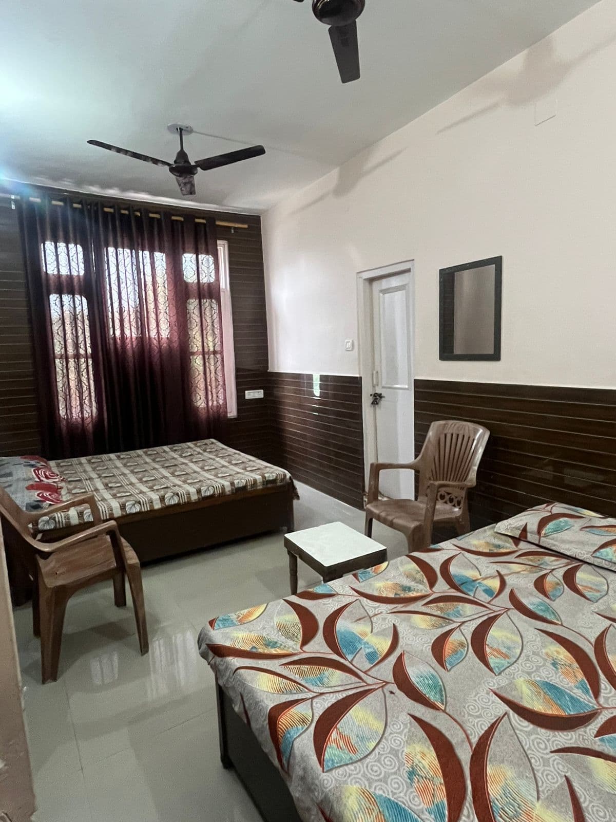 UNIVERSAL PG /HOSTEL (GIRLS)