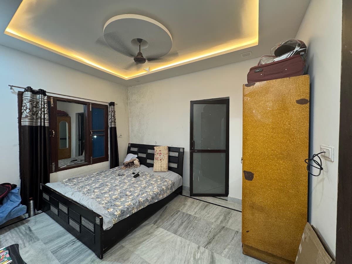 Alpha Nest Homestay (PG)