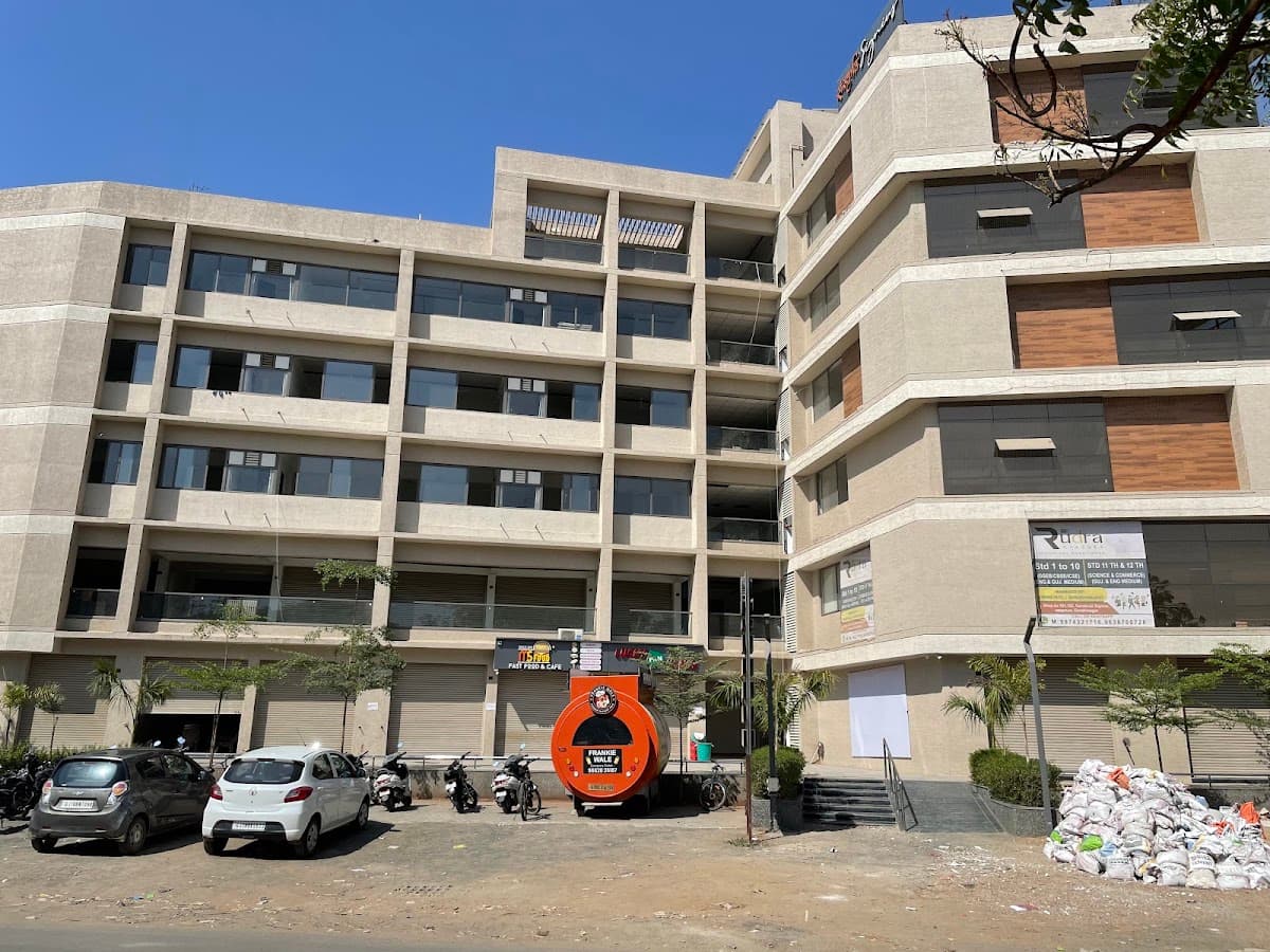 The Bachelor's Space - HOSTEL & PG