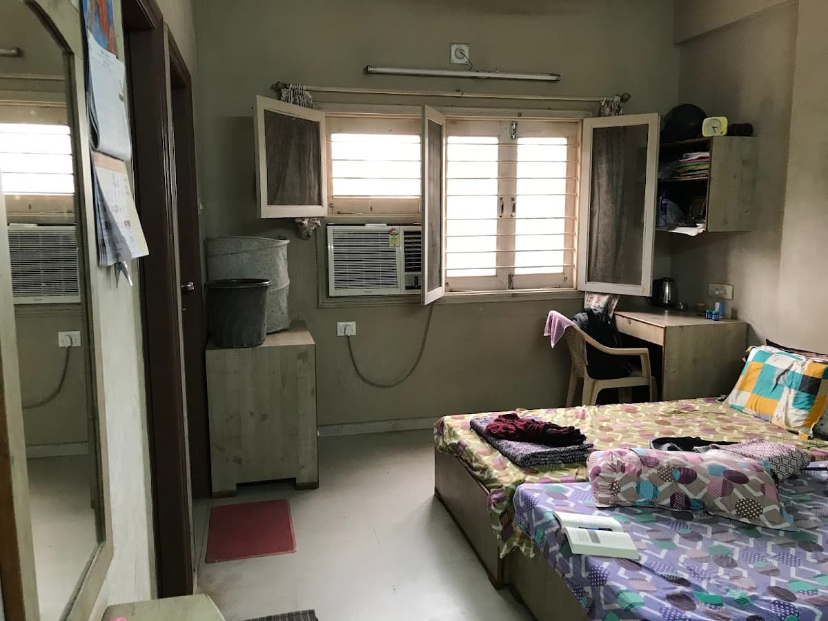 Uday Hostel - White House