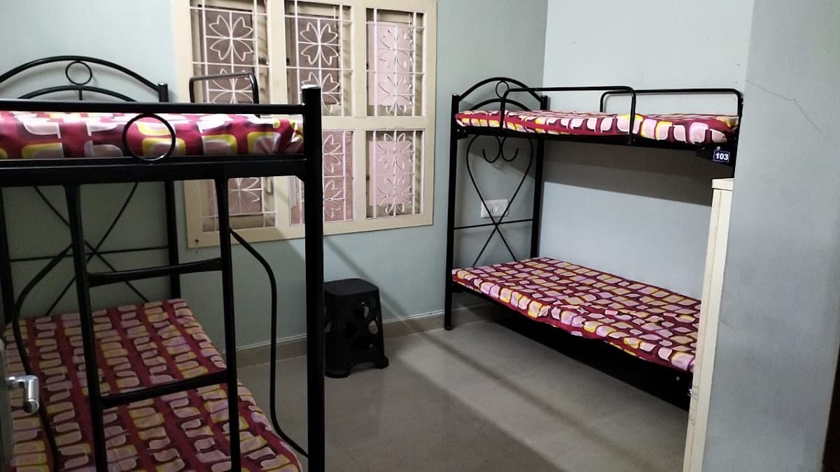 SAVERA LADIES STUDENTS HOSTEL