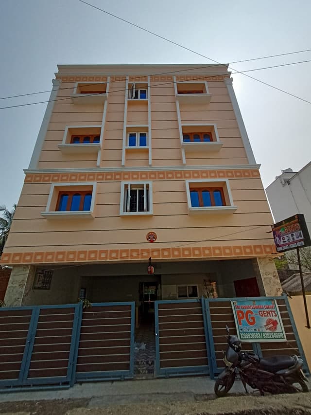 SREE VENKATESHWARA LUXURY PG FOR GENTS