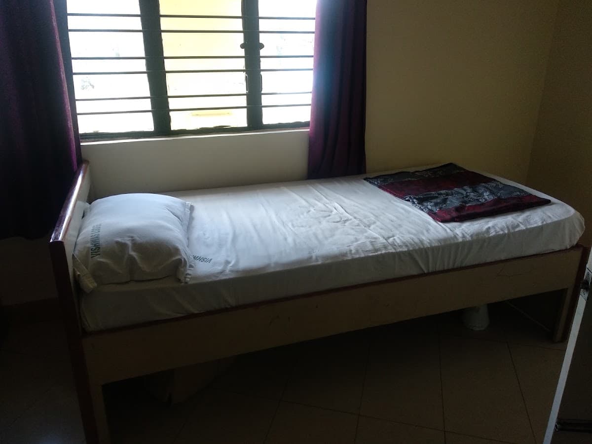 Vishwas Delux Lodge and P G