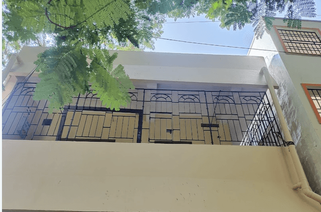 Zabito Men's Hostel