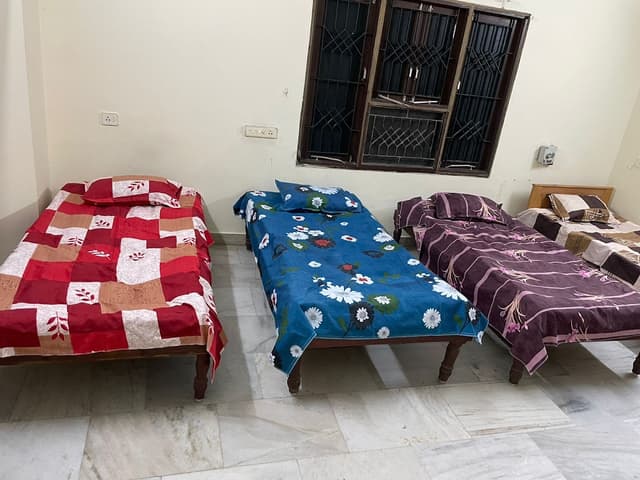 Azhagar PG Men's Hostel