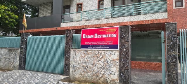Dreams destination pg