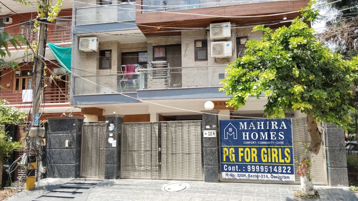 Mahira home pg
