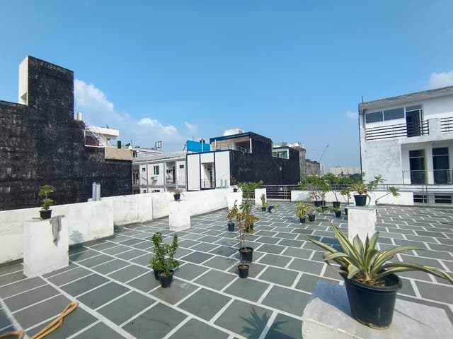 Roomsoom PG In Sector 126 Noida