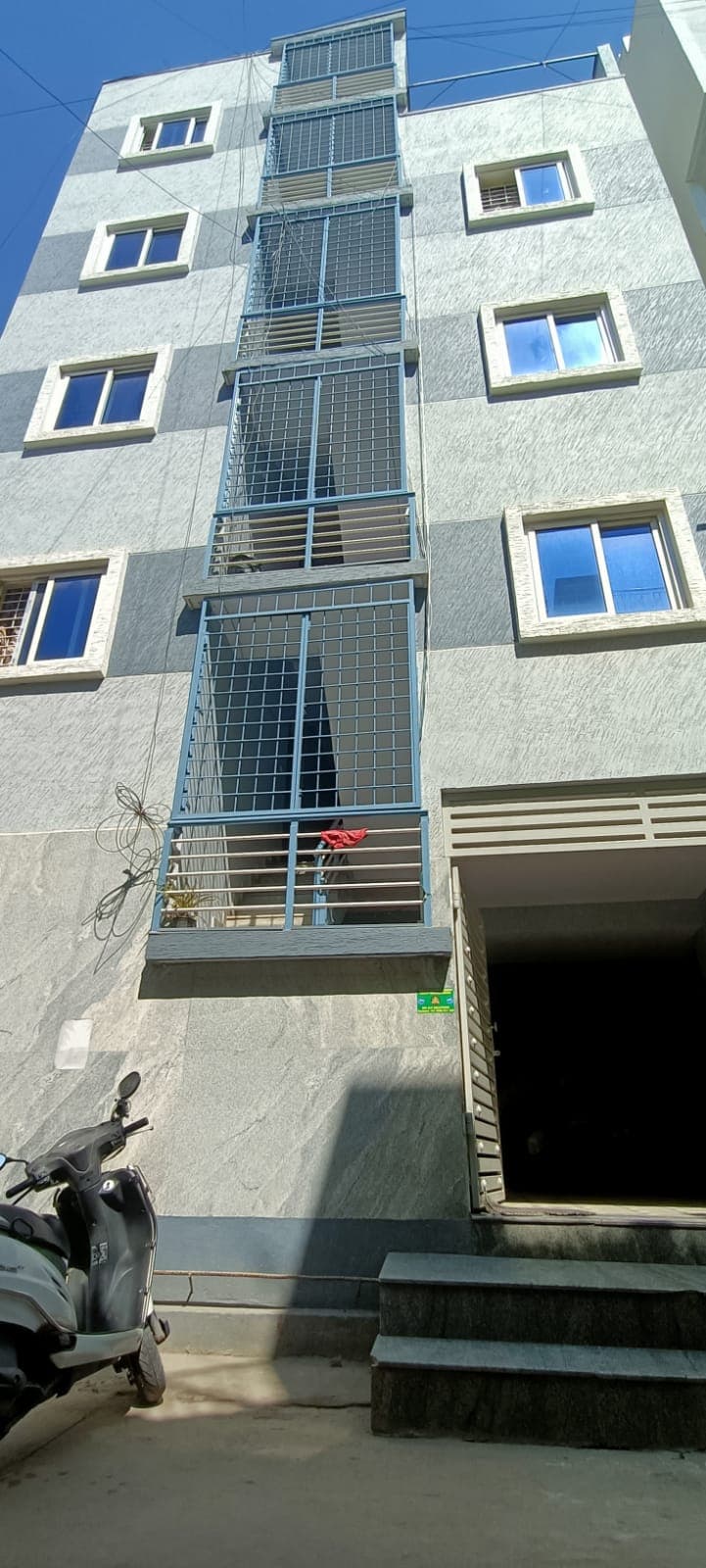 Neeladri gents pg