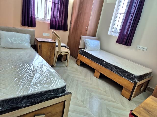 Sri RR premium stay for ladies