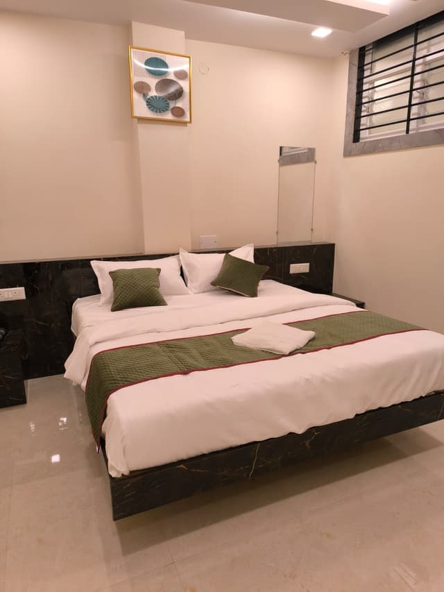 Dhaya Paradise Lodge & PG Accommodation