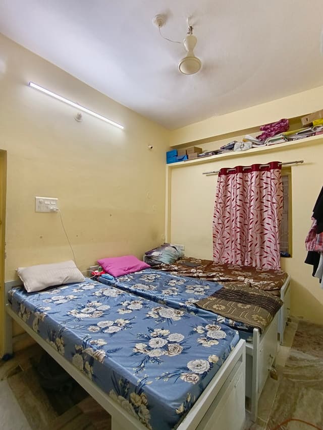 Aspirants Luxury Boys & PG Hostel
