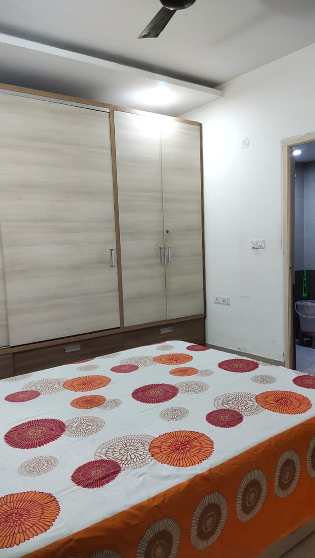 Co-Housing ladies PG
