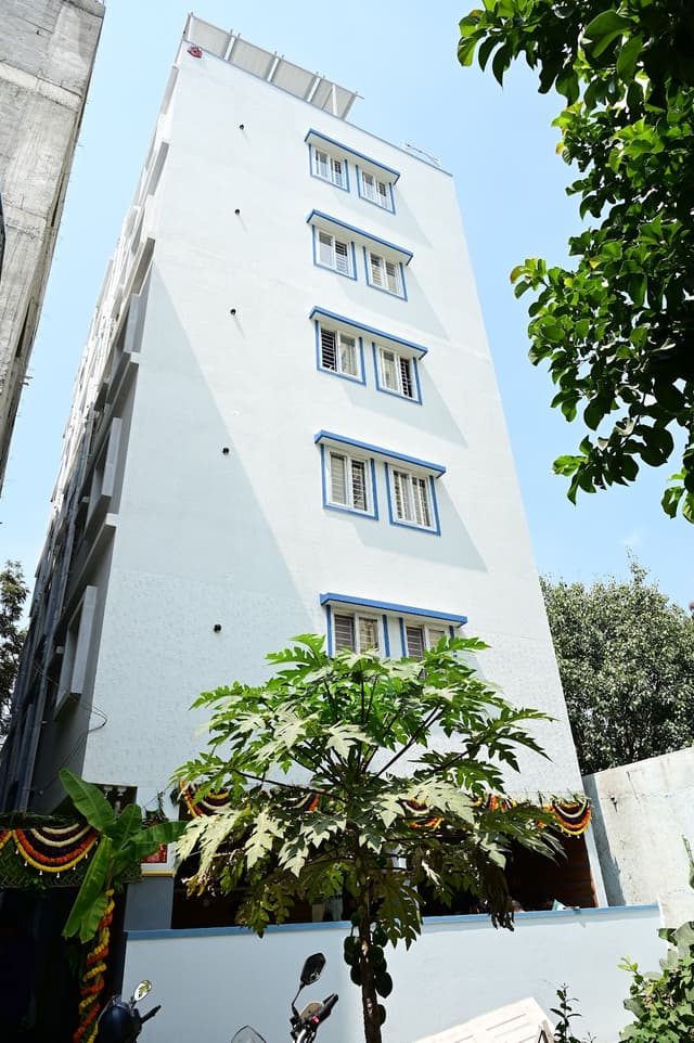 Elites Luxury Stay (PG Rooms)