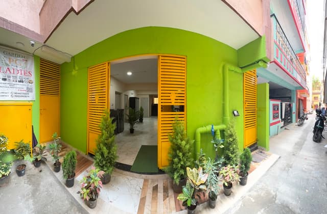 GARDEN STAY Pg for Ladies
