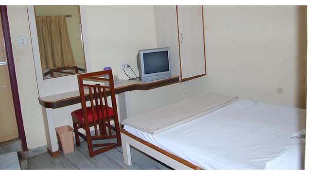 Green's Residency