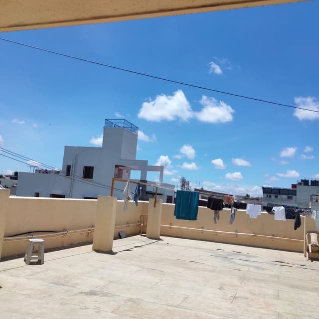 Hop inn pg for Gents in Shanti Nagar