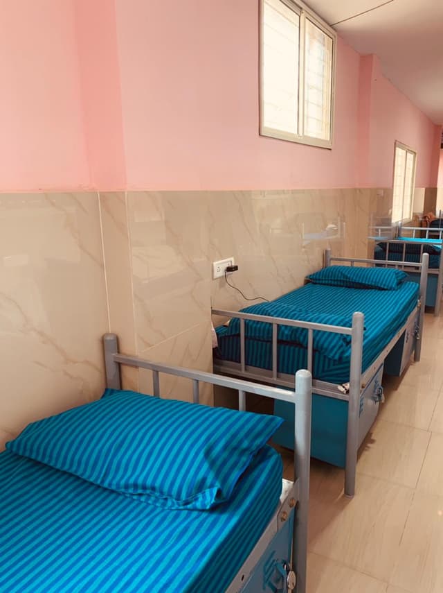 M.M GUEST HOUSE ( dormitory)