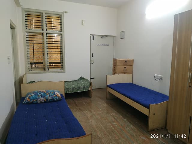 MEERA PAYING GUEST ACCOMODATION FOR LADIES